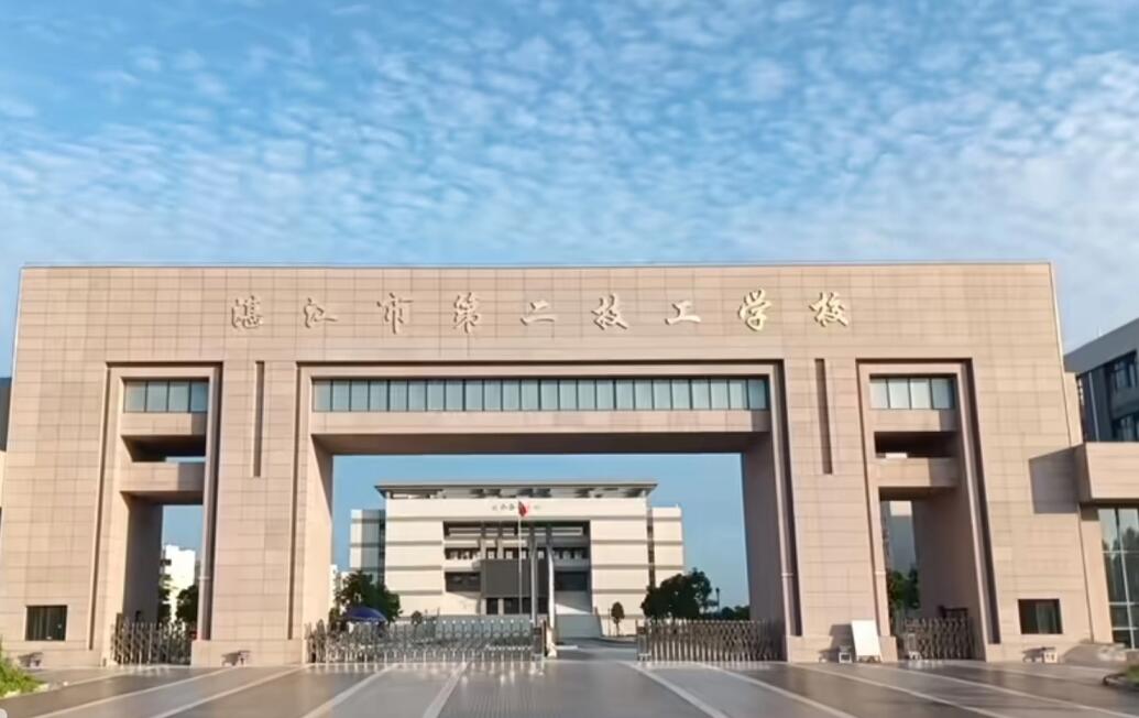 يقع مصعد GOTS في مدرسة تشانجيانغ التقنية رقم 2